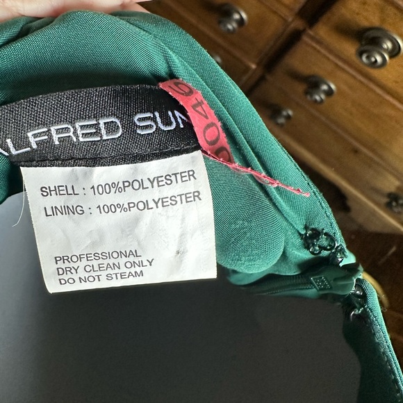 EUC Alfred Sung maternity gown. - Picture 6 of 6